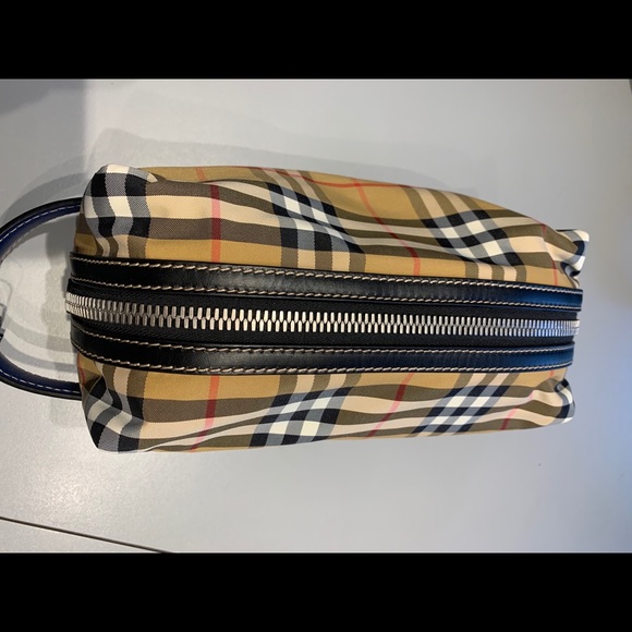 🛑SOLD🛑 NEW 🔥 Burberry Washbag  Toiletry Bag - Picture 3 of 7